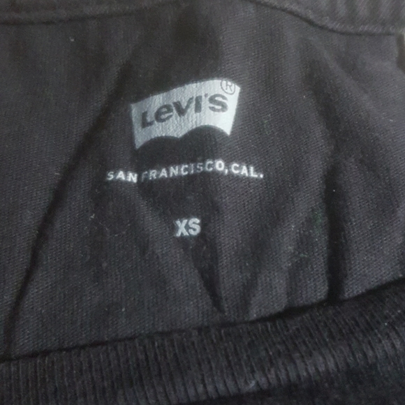 2 tshirt levis - Picture 2 of 3